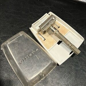 Vintage GILLETTE SLIM FATBOY ADJUSTABLE SAFETY RAZOR 1960’s